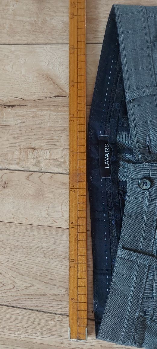 Lavard spodnie  z plamką eleganckie, wyjściowe ,męskie ,szare L