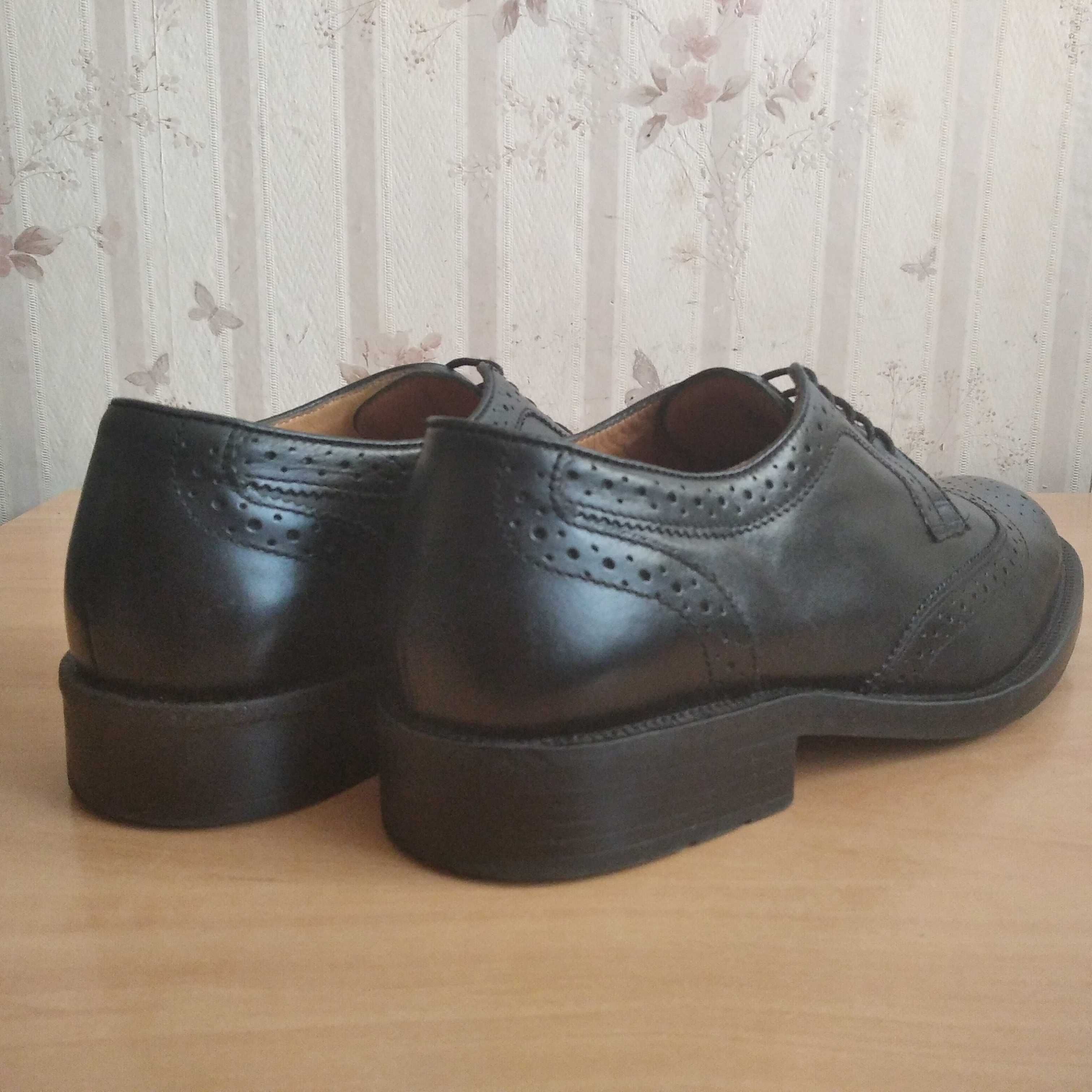 Półbuty męskie  full  broksy CLARKS skóra nat. roz.eu-42