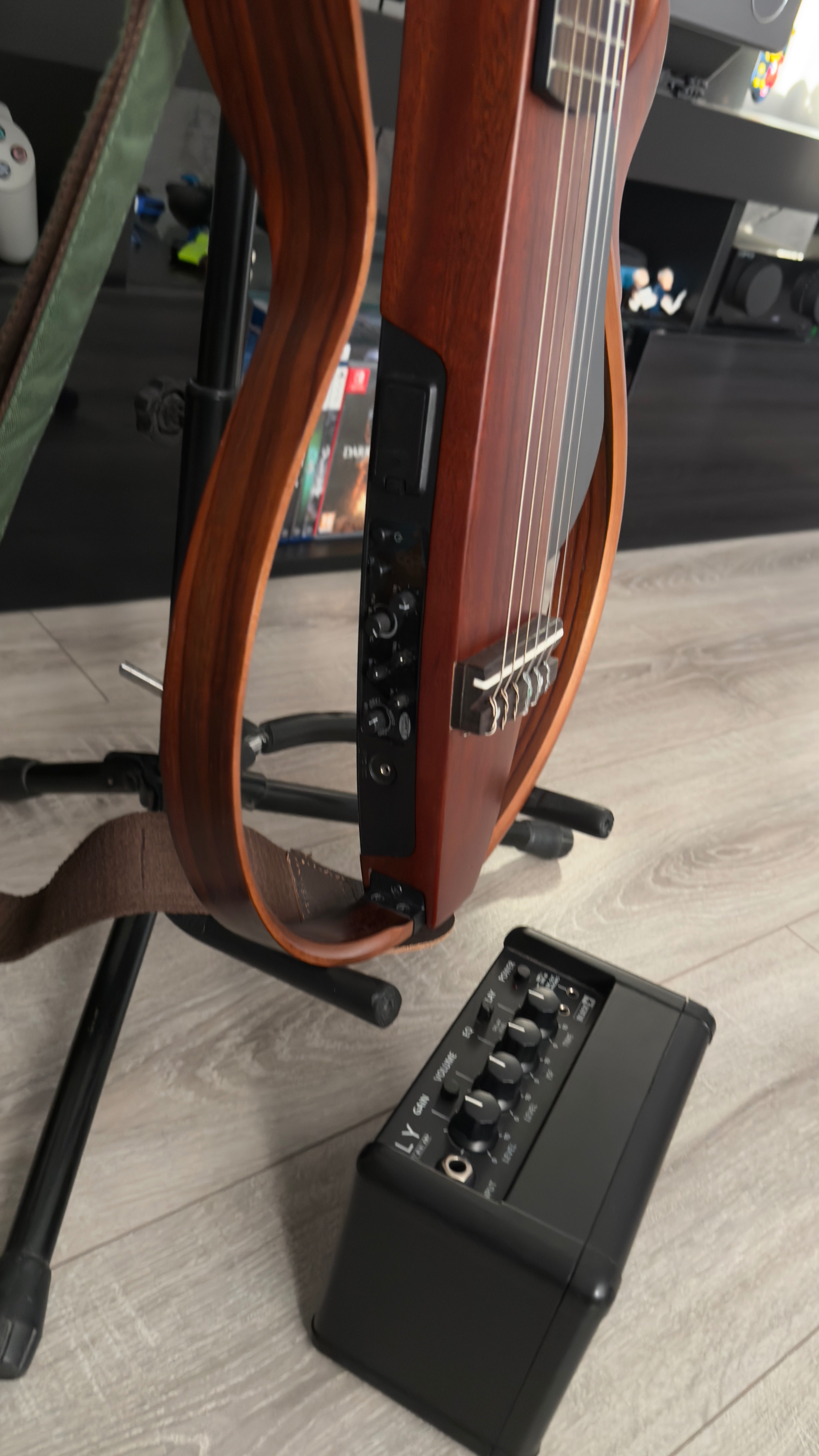 Gitara elektro- klasyczna Yamaha SLG200NT