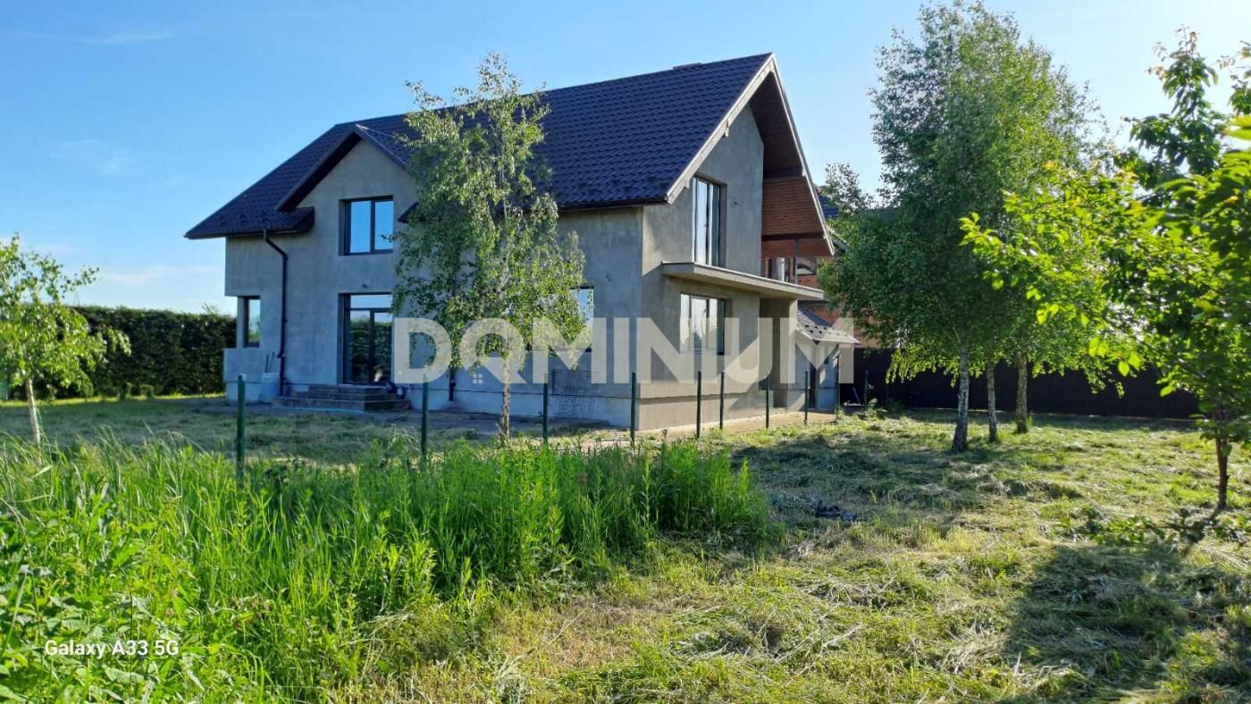 Продаж новобудови м.Виноградів вул. Трояндова