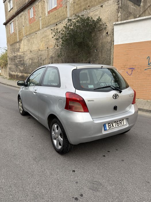 Vendo toyota yaris caixa automatica