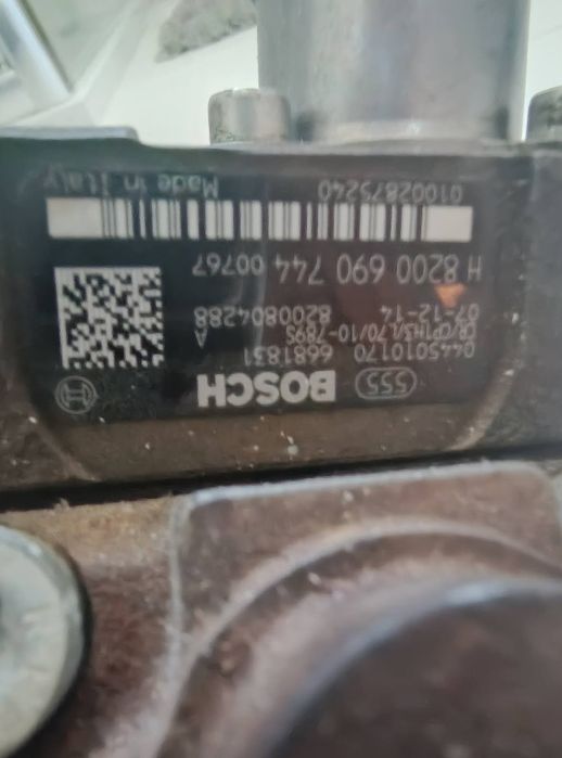 Renault Trafic 2.0 dCi pompa wysokiego ciśnienia