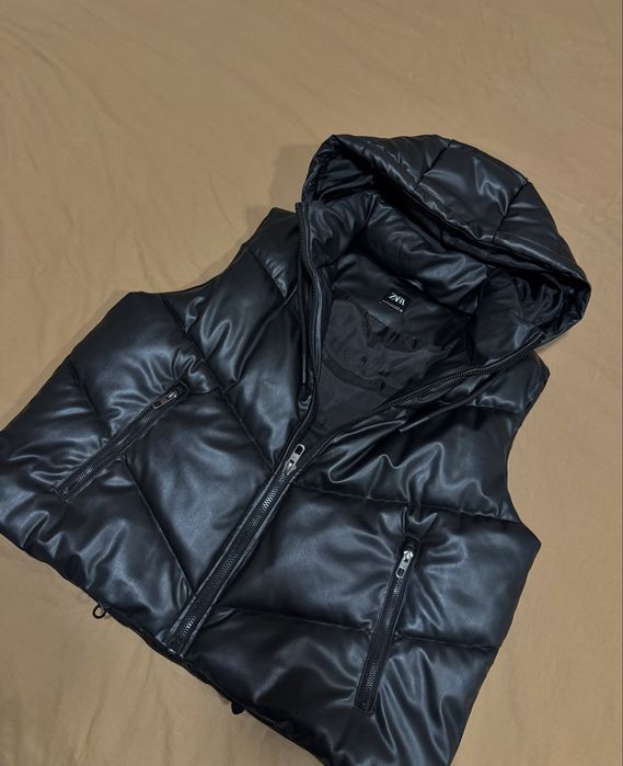 Шкіряна тепла жилетка Zara , стан нової
