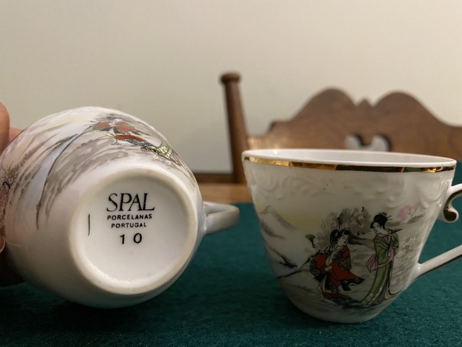 Varias chavenas antigas