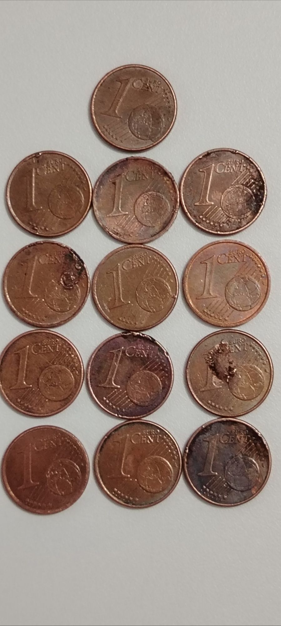 37 moedas de 1,2 e 5 Cts com defeitos.