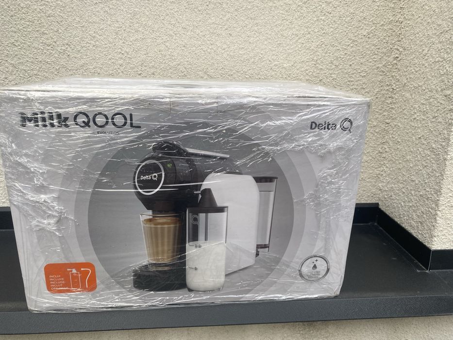 Кофемашина Delta q з молочником