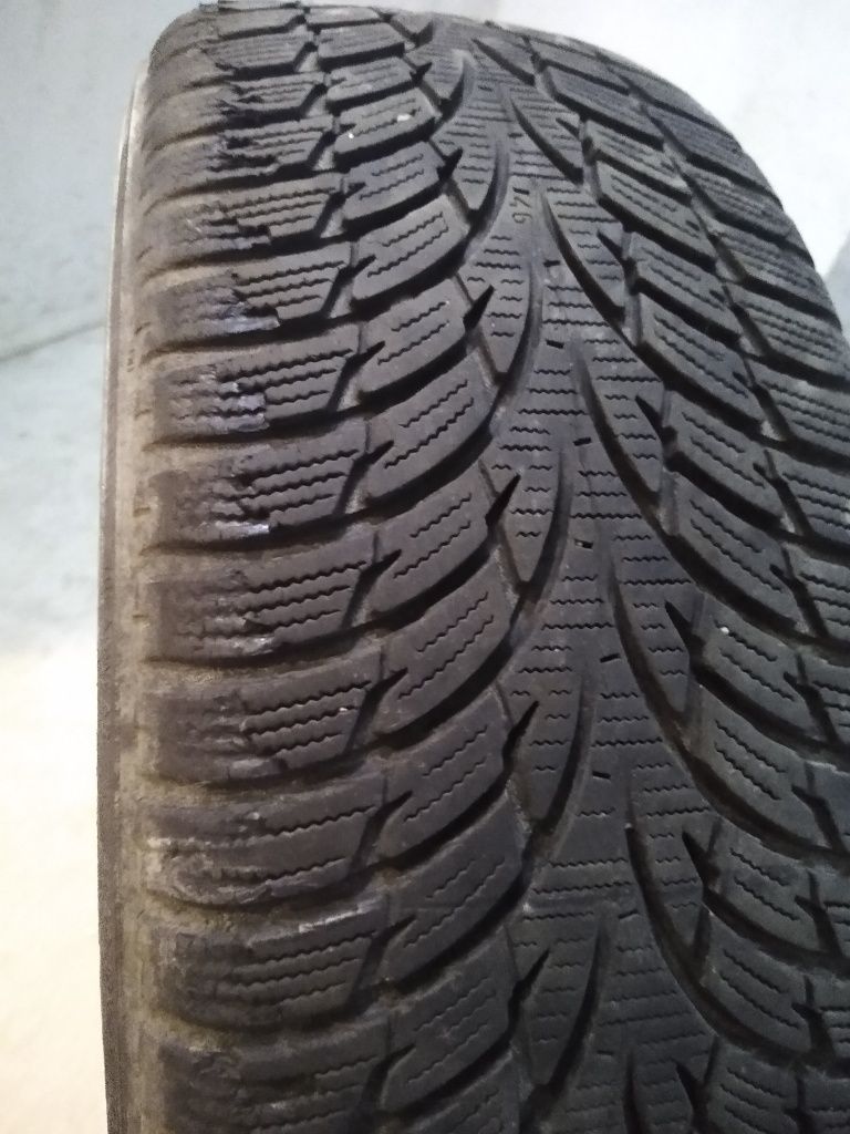 Felgi stalowe z oponami Nokian 205/55/ 16 zimowe