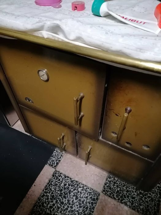 Fogão de lenha vendo urgente