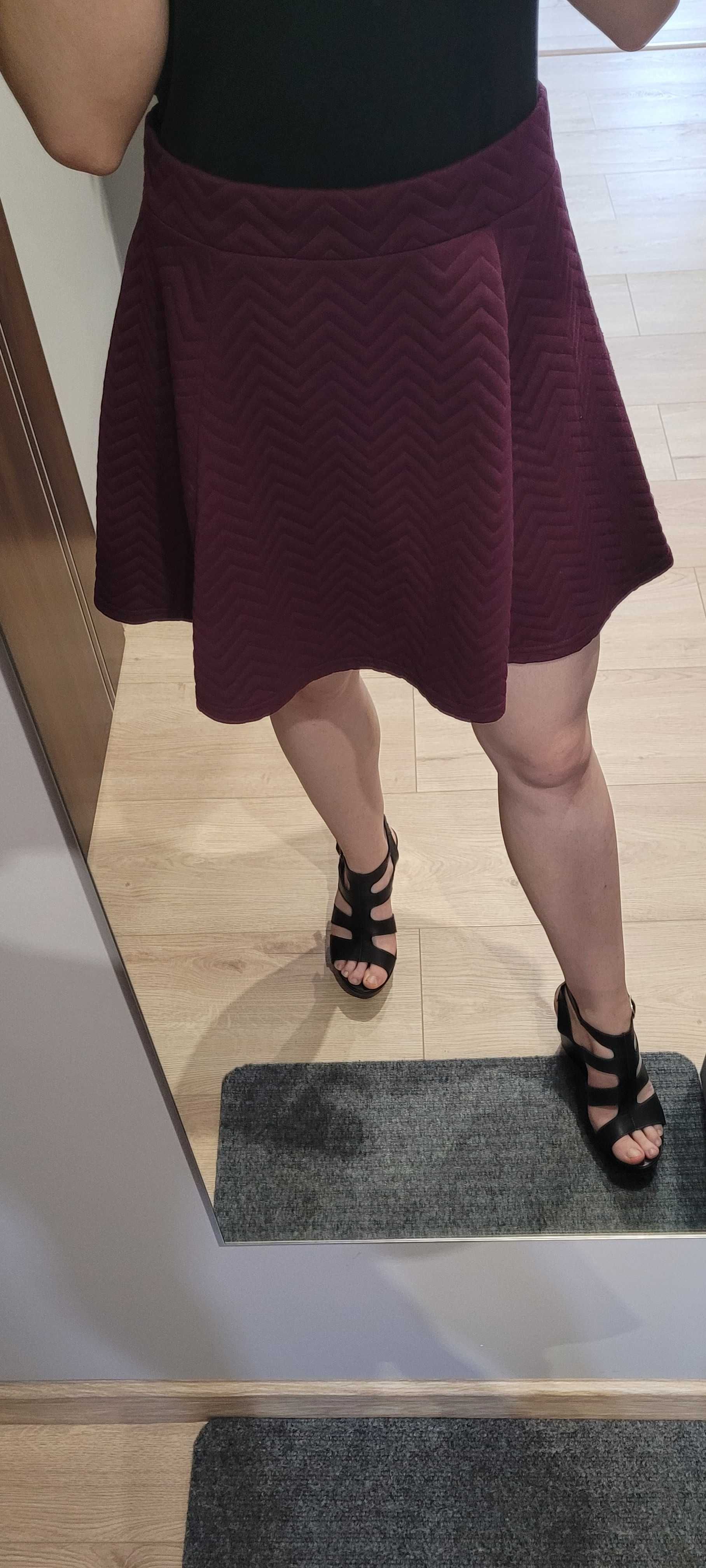 Fioletowa rozkloszowana spódniczka Divided H&M
