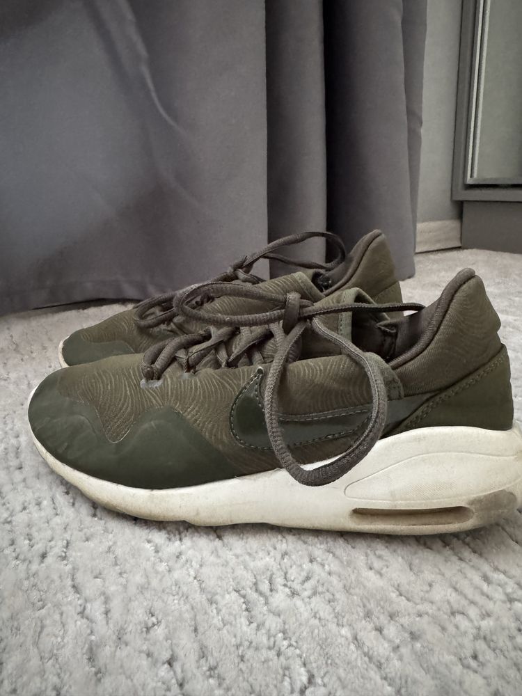 Кросівки Nike. Розмір 37. Оринінал.