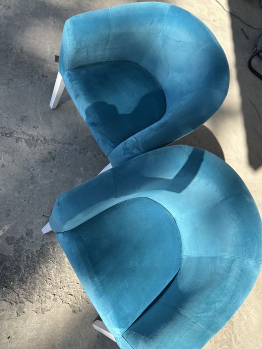 Продам два кресла и диван