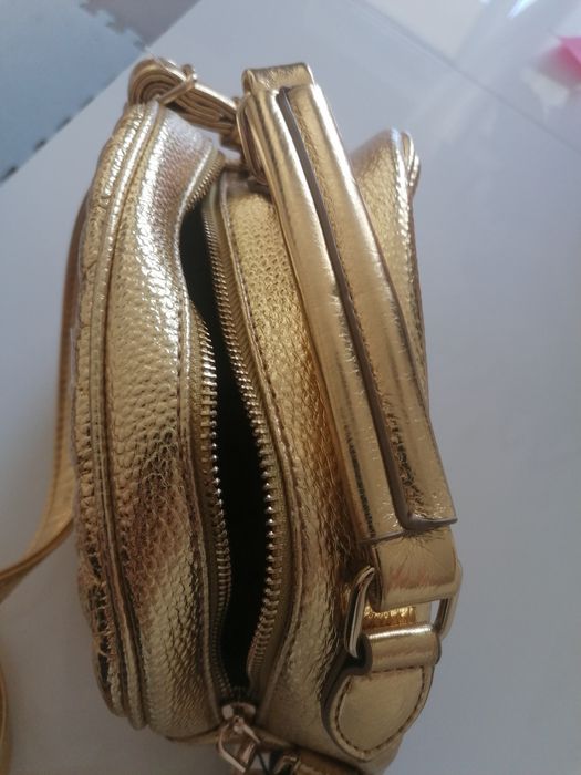 Złota torebka monnari listonoszka