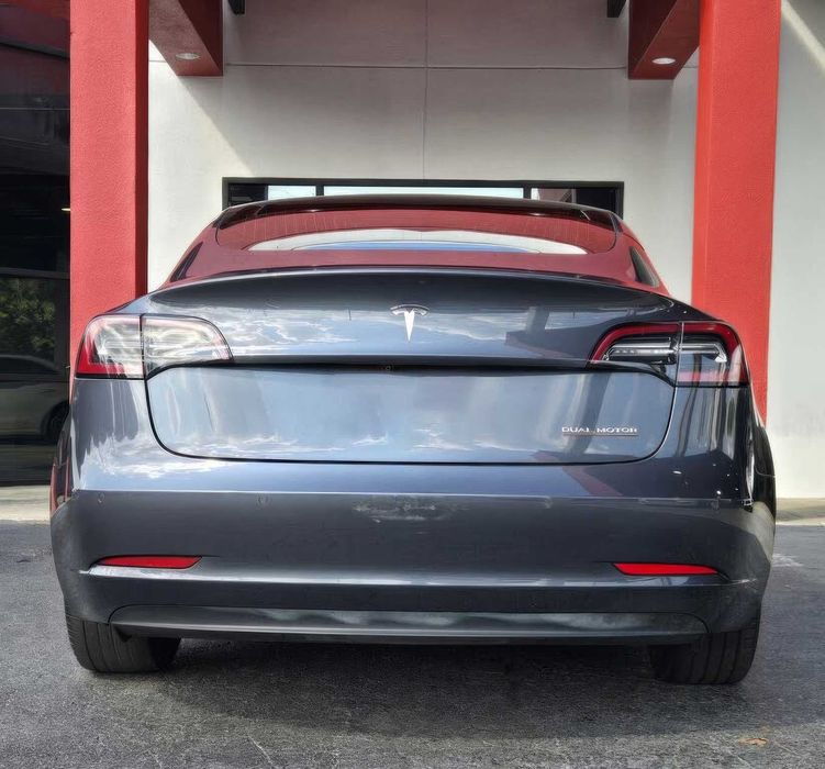 Tesla Model 3 Long Range      2019