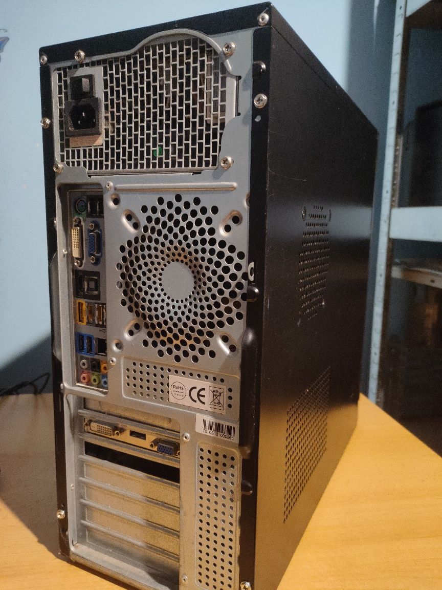 Komputer AMD Athlon 4x3.0GHz/RAM 8GB/GT710 1GB/HDD 500GB/DVD/Win10Home