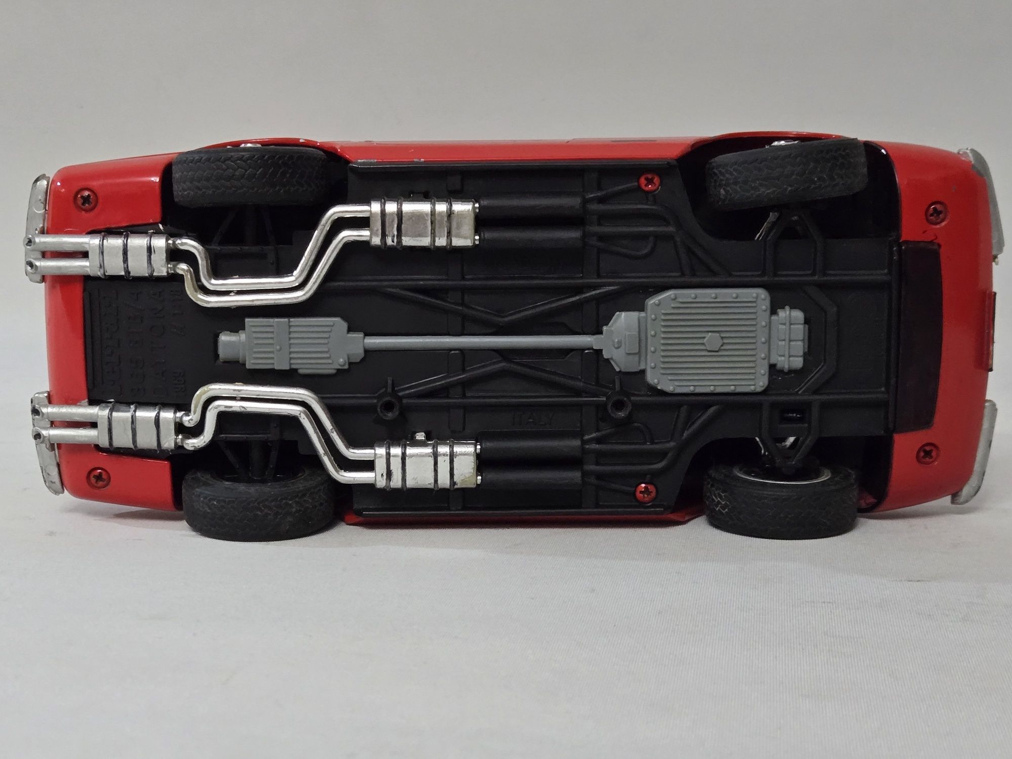 Miniatura Ferrari 365 GTB4 Daytona 1/18