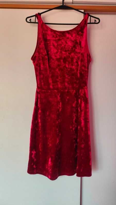 Welurowa czerwona sukienka H&M r. 36
