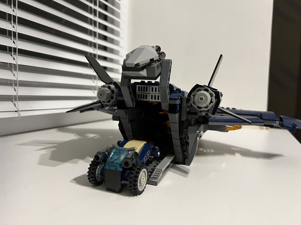 Lego Marvel квінджет Месників (76126)