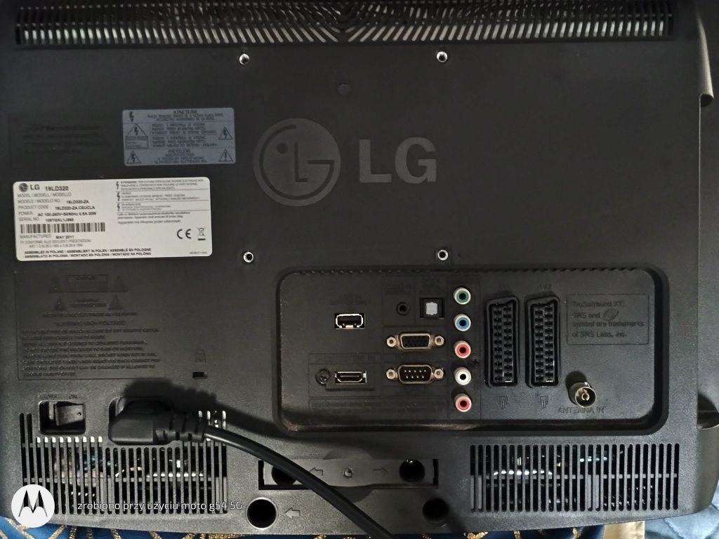 Telewizor 19'" LG Model 19LD320 + wieszak ścienny