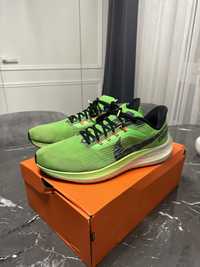 Беговые кроссовки NIKE AIR ZOOM PEGASUS 39 DZ4776-343 (12.5 US)