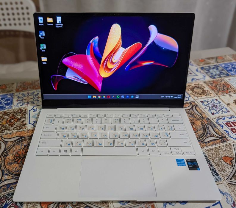 Samsung Galaxy Book Pro NP930XDB - 13.3" AMOLED - i7-1135G7 - 8/512GB