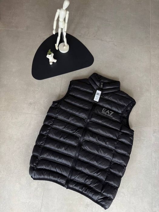 Жилетка Emporio Armani EA7 чорний жилетка емпоріо армані чоловіча