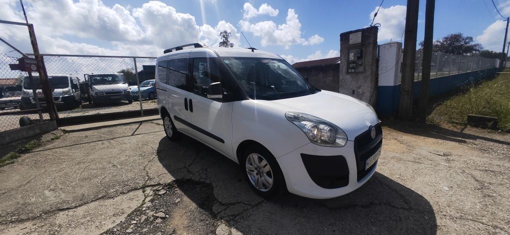 Fiat doblo 5 lugares comercial