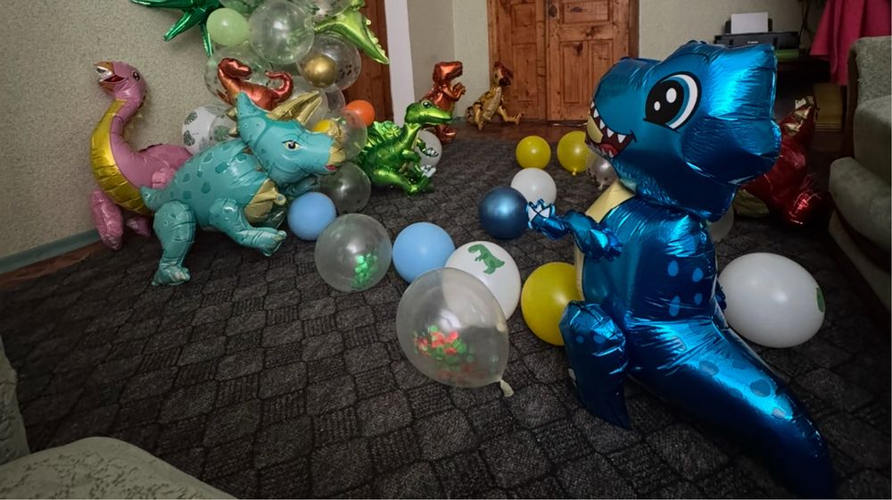 Динозаври день народження