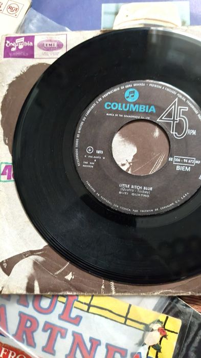 Lote 28 singles discos muito bom estado 
Something 

Creedence clearwa