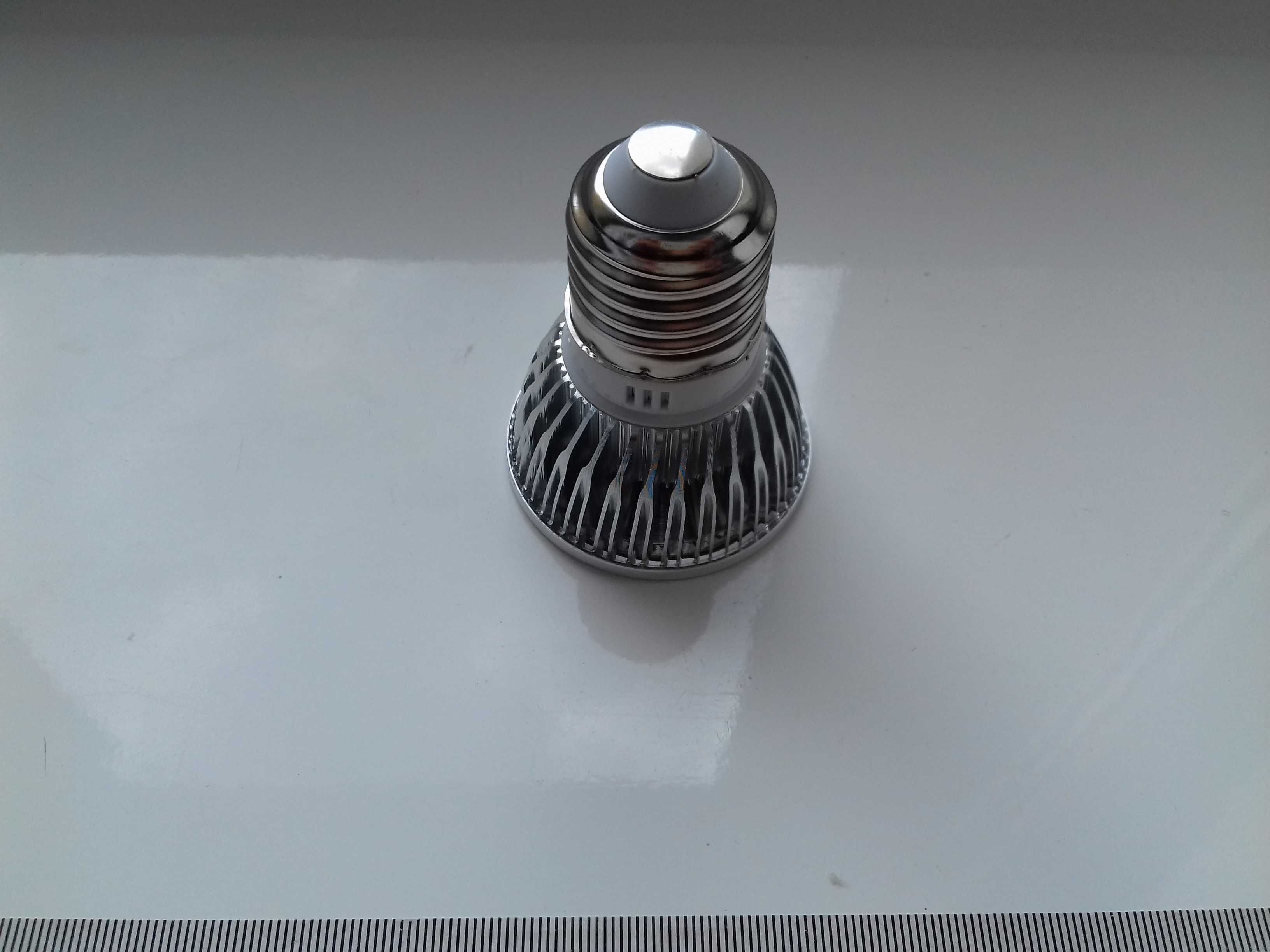 Żarówka LED COB 3,5Wat E27 230V światło skupione punktowe, bez ściemni