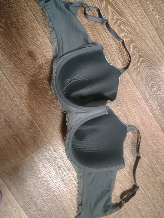 Бюстгальтер  большого размера. Приятный к телу