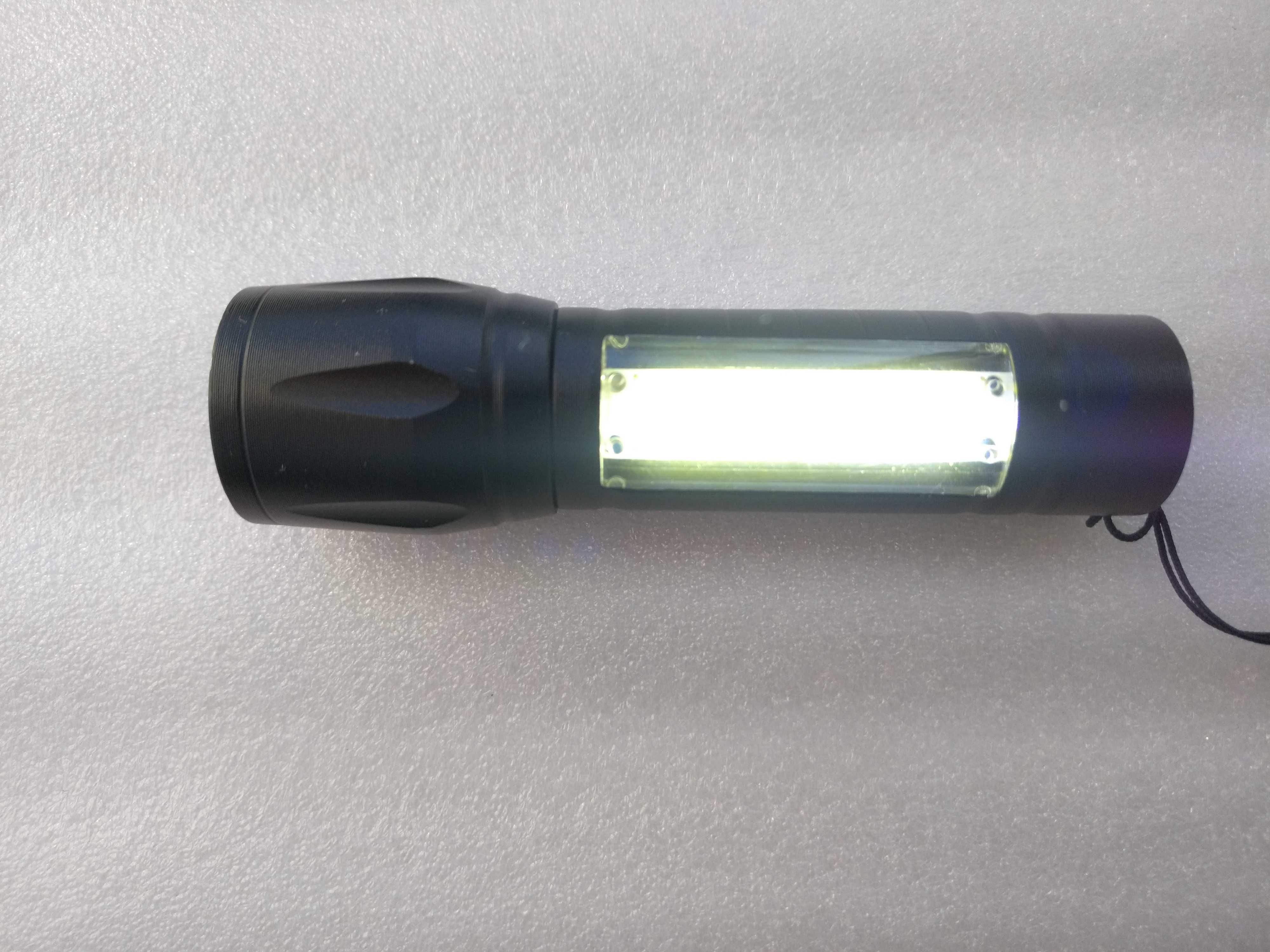 Потужний металічний ліхтарик з зумом і боковим світлом, 3Вт