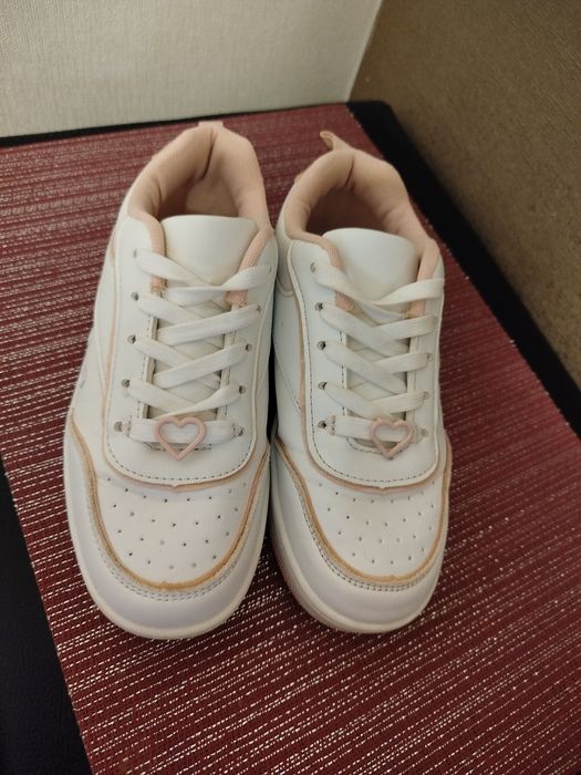 Кросівки Primark