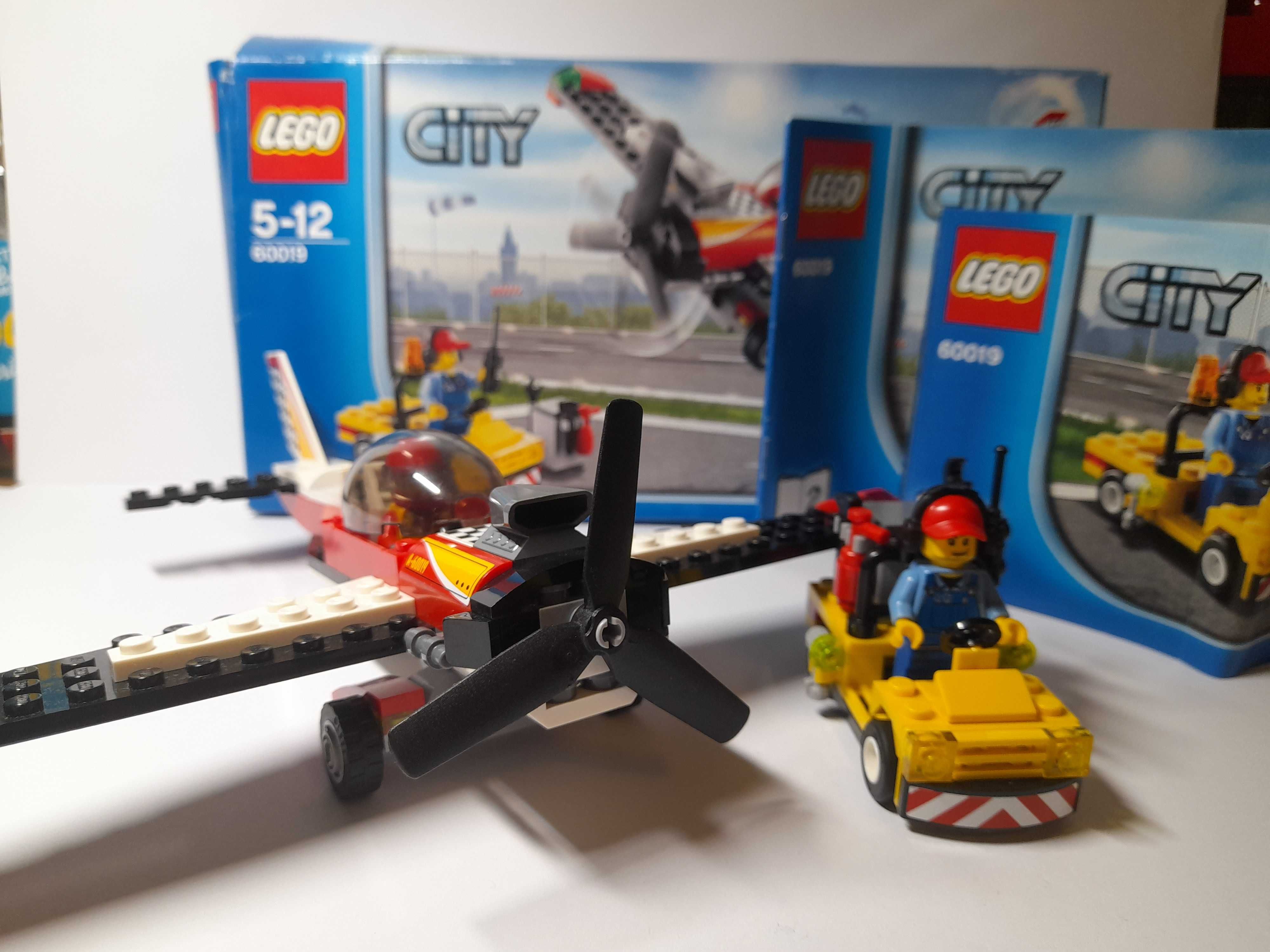 Lego city samolot 60019