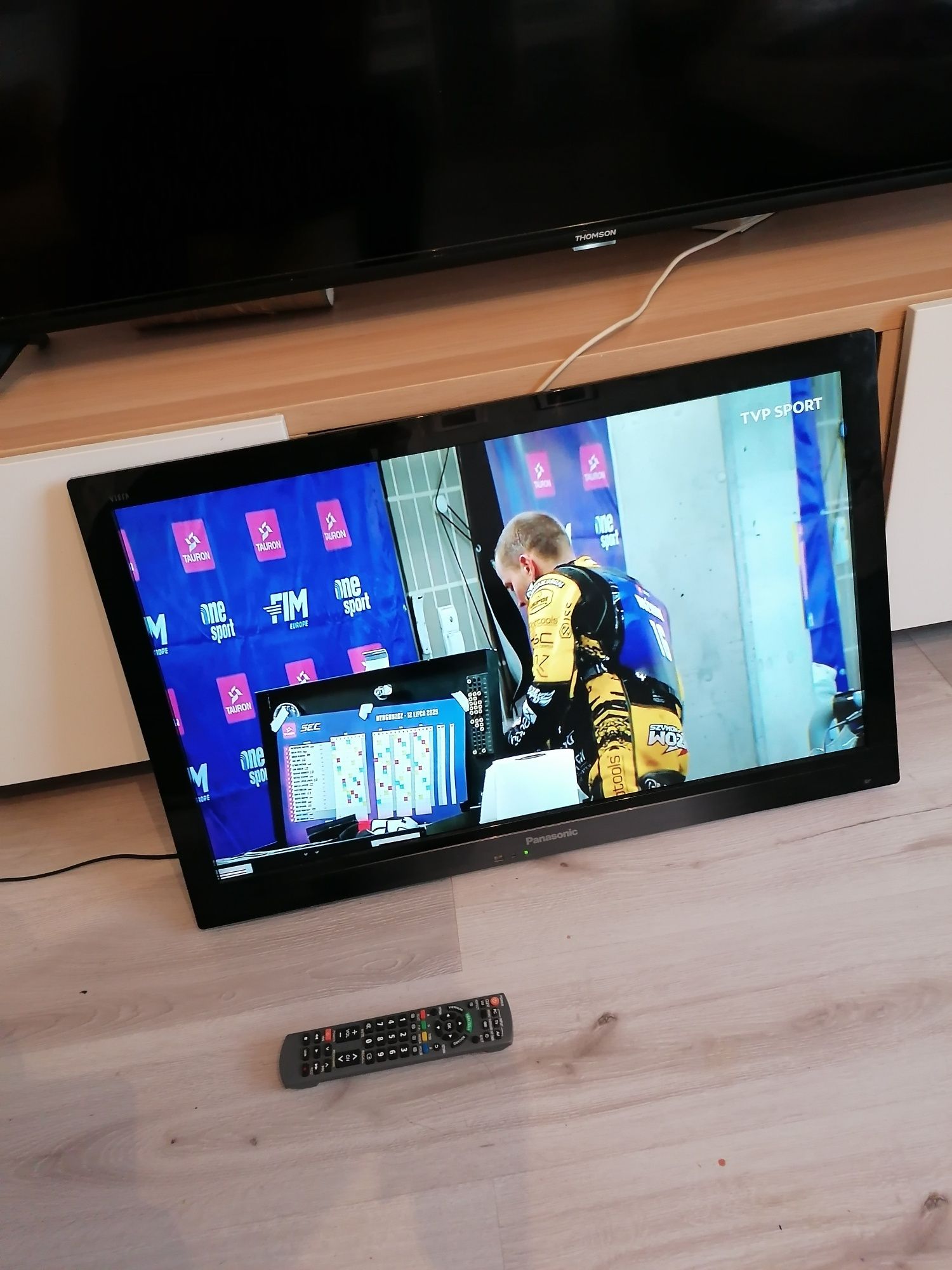 Telewizor Led Panasonic z pilotem
