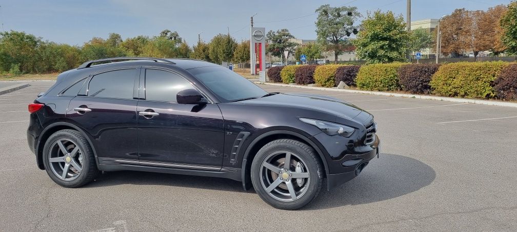 Infiniti QX70 Європа AWD