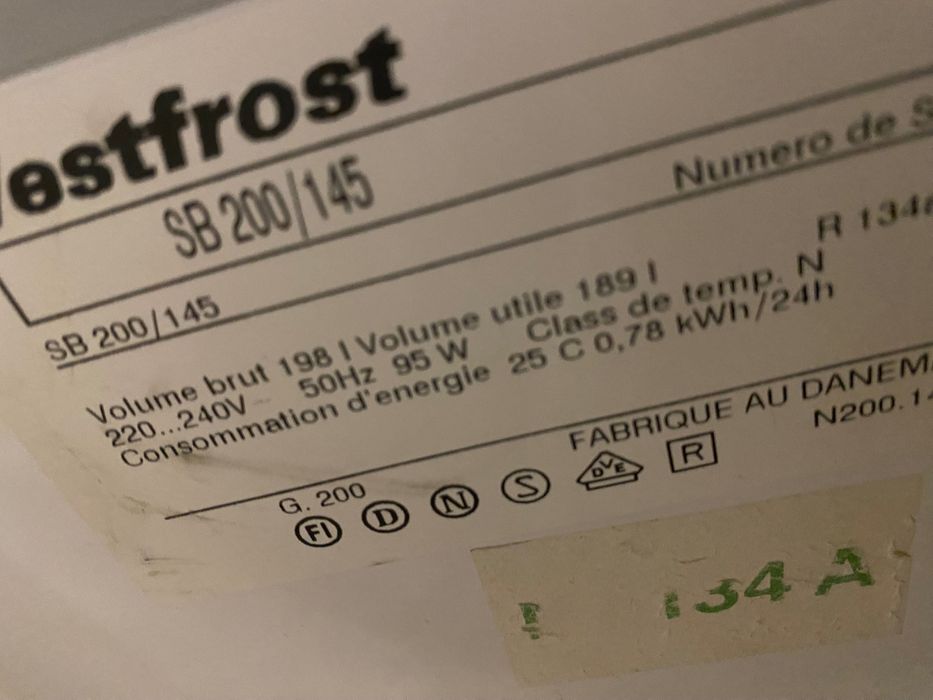 Продаю морозильну камеру