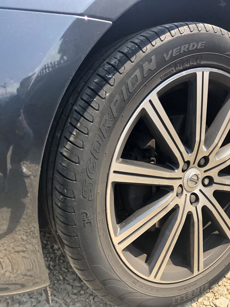 Pirelli 255/45 R20 Scorpion VERDE