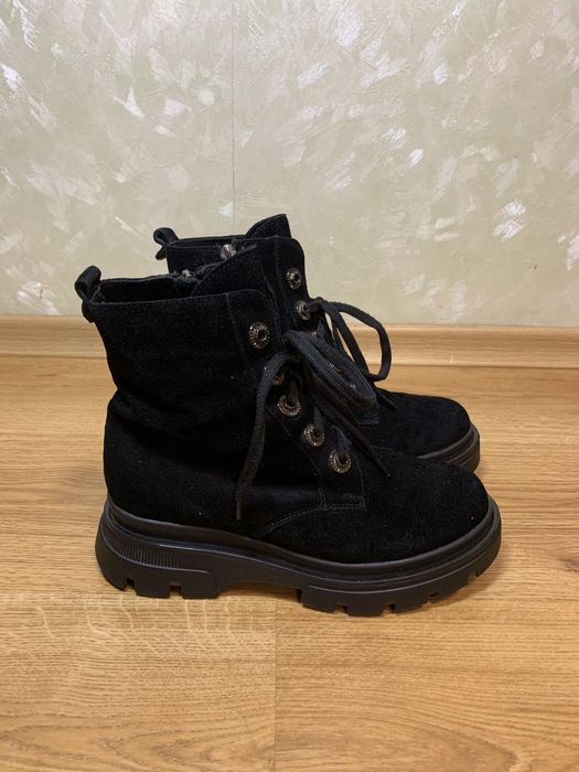 Взуття зимове жіноче