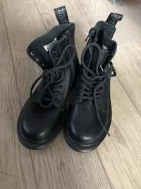 Dr. Martens czarne rozmiar 32 glany