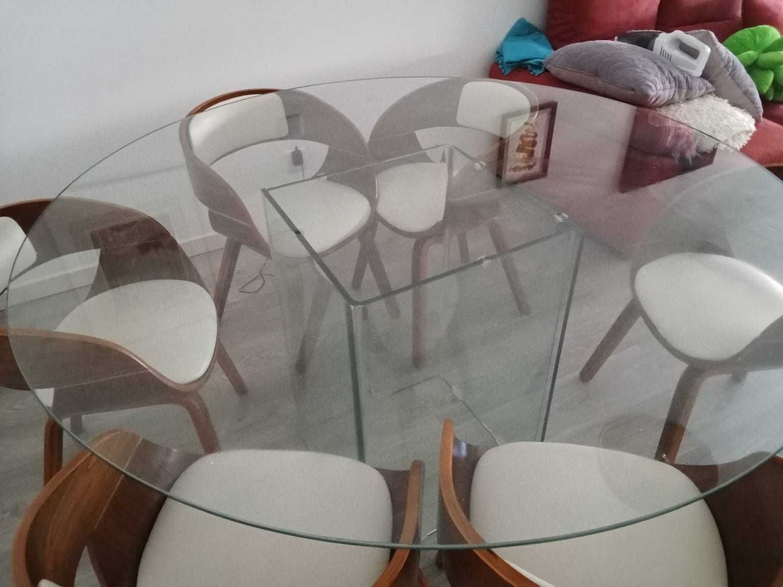 Mesa de jantar de vidro e 6 cadeiras da area
