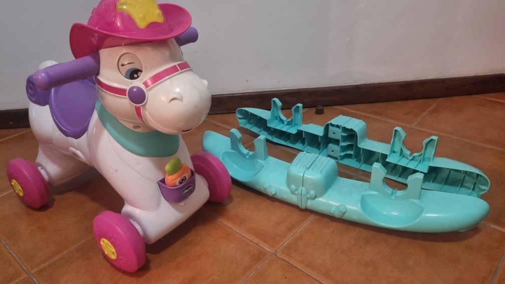 Cavalo baloiço da Chico