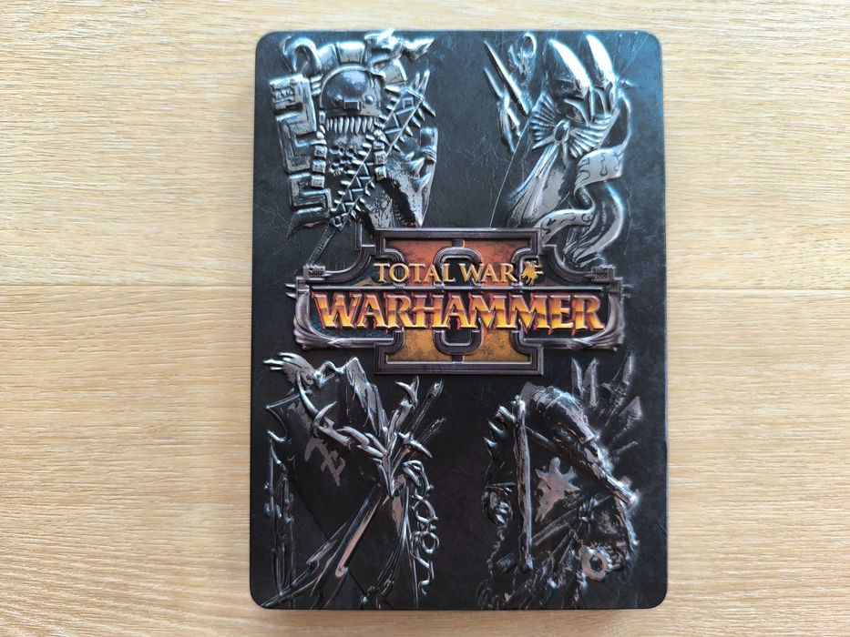 Total War Warhammer II - KOLEKCJONERSKI STEELBOOK [G1] + Gratisy