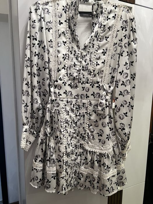 Жіноча сукня в ідеальному стані