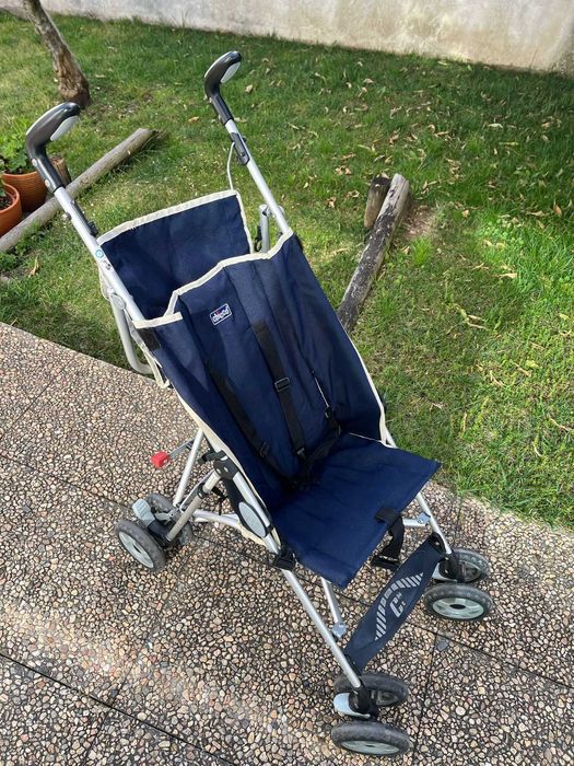 Carrinho passeio criança tipo bengala da Chicco