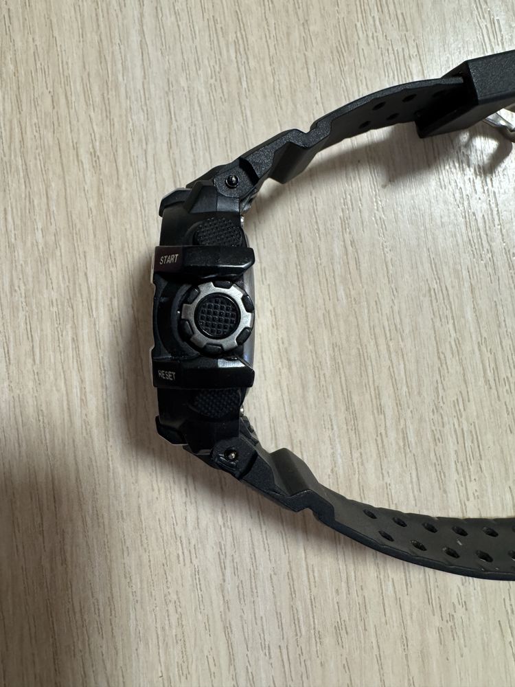 Casio G Shock dw 1312 nb