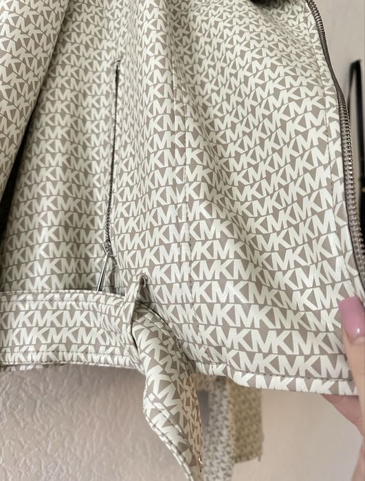 Продам кожаную моногамнаю куртку Michael Kors! Оригинал! Недорого!