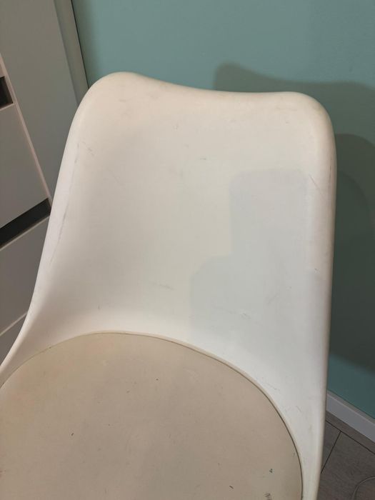 Krzesło do biurka obrotowe białe