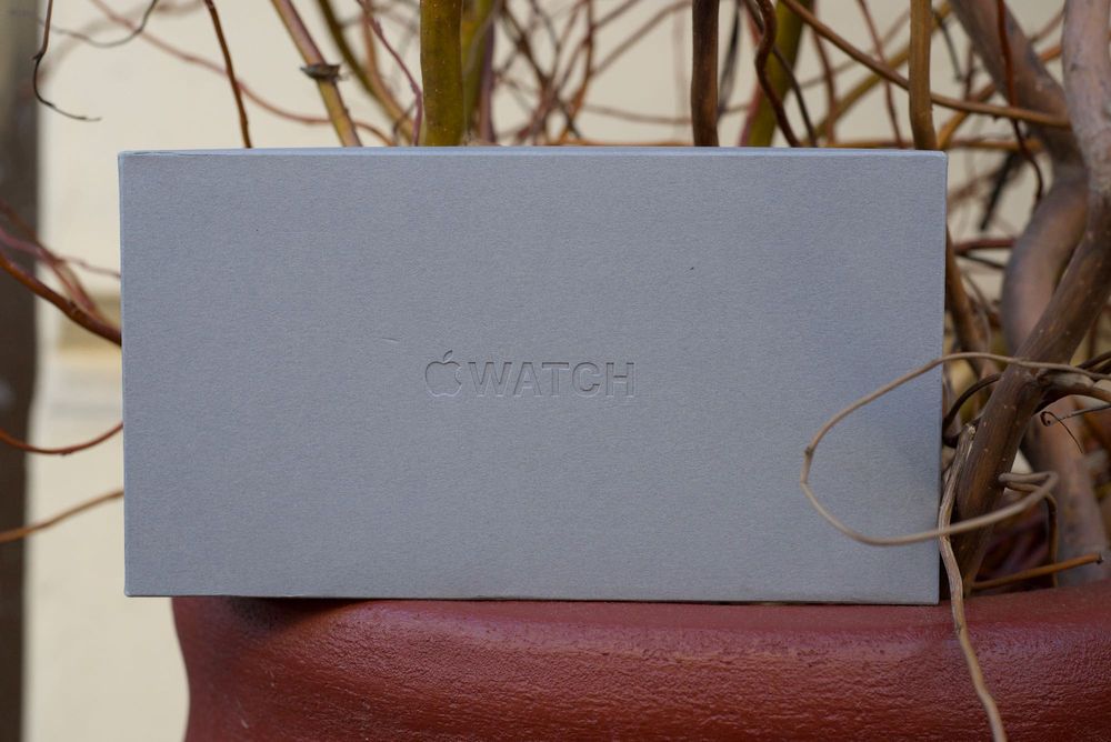 Watch Ultra 3 49mm Black Titanium Case with Charcoal Trail Loop 2025