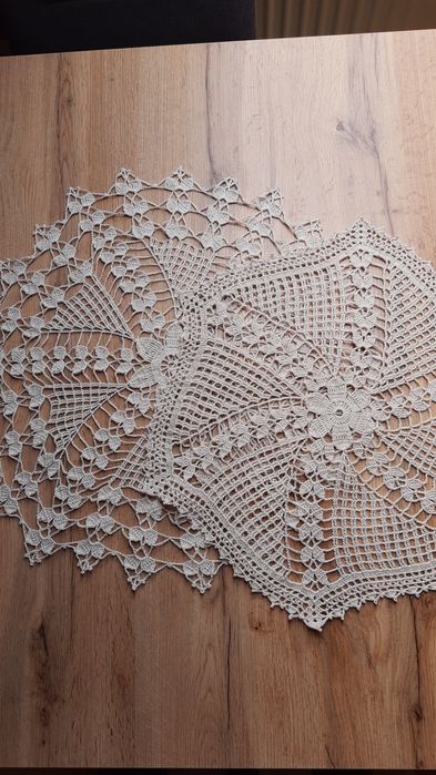 Serwety szydełkowe beżowe okrągłe(2 szt.) rękodzieło śred.ok..50 cm