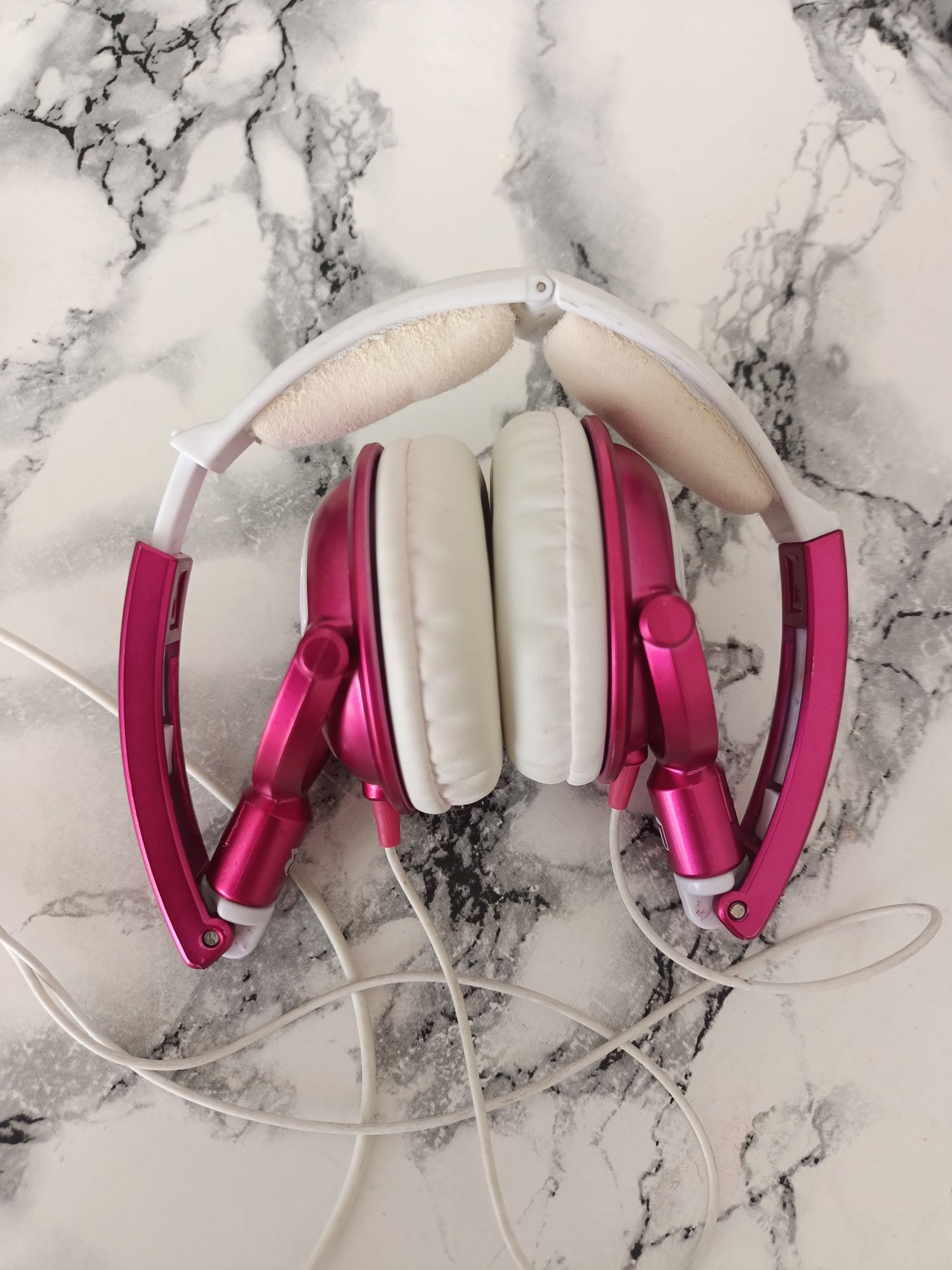 Навушники SkullCandy Lowrider Pink

Залишит